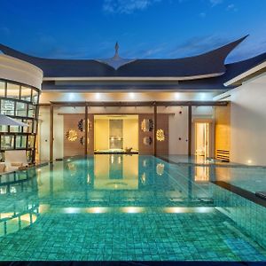 Pool Three-Bedroom Villa